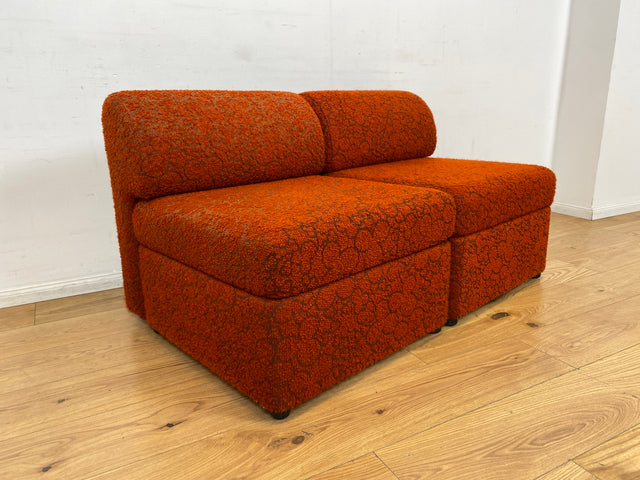 WMK I Kultiges 70er Jahre Space Age Modular Sofa aus 2 Sessel mit grandiosem orangem Originalbezug & Staufächern