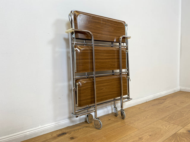WMK # Kultiger & gut erhaltener faltbarer 1970er Jahre Servierwagen mit Chromgestell & auf Rollen # Teewagen Barwagen Klapptisch Beistelltisch Couchtisch Space Age Vintage Industrial Design 70er Retro