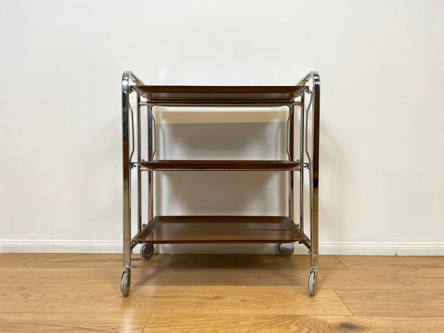 WMK # Kultiger & gut erhaltener faltbarer 1970er Jahre Servierwagen mit Chromgestell & auf Rollen # Teewagen Barwagen Klapptisch Beistelltisch Couchtisch Space Age Vintage Industrial Design 70er Retro