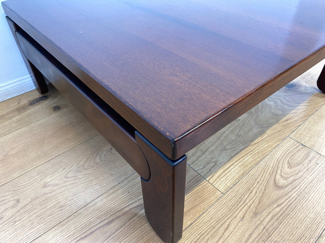 WMK I Stilvoller & sehr gut erhaltener niedriger 70er Space Age Couchtisch aus dunklem Holz I Wohnzimmertisch Coffee Table Clubtisch Sitzgarnitur Retro Vintage Mid-Century Berlin Leipzig Bayern NRW