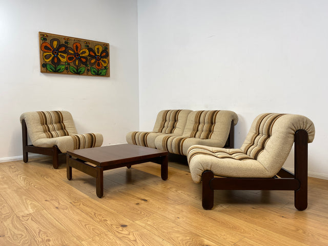 WMK I Stilvoller & sehr gut erhaltener niedriger 70er Space Age Couchtisch aus dunklem Holz I Wohnzimmertisch Coffee Table Clubtisch Sitzgarnitur Retro Vintage Mid-Century Berlin Leipzig Bayern NRW