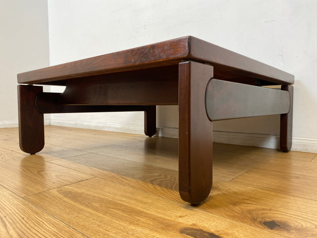 WMK I Stilvoller & sehr gut erhaltener niedriger 70er Space Age Couchtisch aus dunklem Holz I Wohnzimmertisch Coffee Table Clubtisch Sitzgarnitur Retro Vintage Mid-Century Berlin Leipzig Bayern NRW