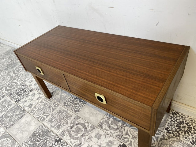 WMK Stilvolles und gut erhaltenes skandinavisches Lowboard aus 1970er Jahren mit Schubladen und formschönen Metallgriffen # TV-Lowboard Fernsehkommode Kommode Schubladenkommode Sideboard Retro Vintage