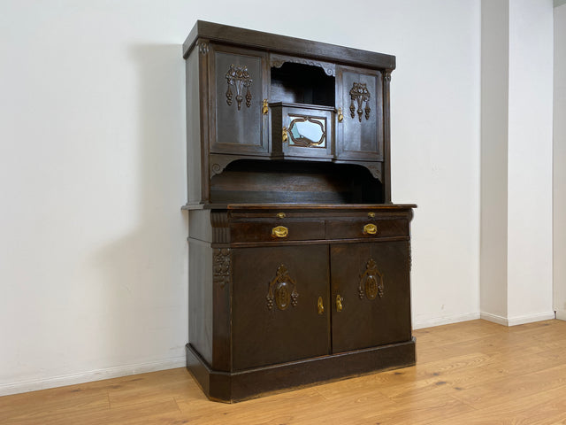 WMK # Imposante antike Anrichte aus massiver Eiche mit Messingbeschlägen & facettiertem Glas # Buffet Büfett Küchenanrichte Kredenz Geschirrschrank Küche Vitrine Schrank Gründerzeit Jugendstil Vintage