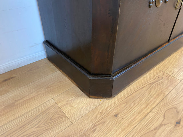 WMK # Imposante antike Anrichte aus massiver Eiche mit Messingbeschlägen & facettiertem Glas # Buffet Büfett Küchenanrichte Kredenz Geschirrschrank Küche Vitrine Schrank Gründerzeit Jugendstil Vintage