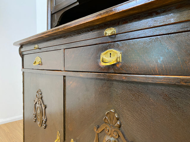WMK # Imposante antike Anrichte aus massiver Eiche mit Messingbeschlägen & facettiertem Glas # Buffet Büfett Küchenanrichte Kredenz Geschirrschrank Küche Vitrine Schrank Gründerzeit Jugendstil Vintage