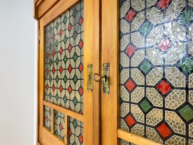 WMK I Wunderschöne antike Anrichte aus vollem Holz mit bunter floraler Bleiverglasung I Schrank Büffet Büfett Küchenschrank Küchenanrichte Jugendstil Vintage Bauern Weichholz Berlin Hannover Dresden
