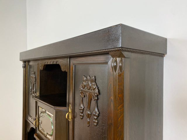WMK # Imposante antike Anrichte aus massiver Eiche mit Messingbeschlägen & facettiertem Glas # Buffet Büfett Küchenanrichte Kredenz Geschirrschrank Küche Vitrine Schrank Gründerzeit Jugendstil Vintage