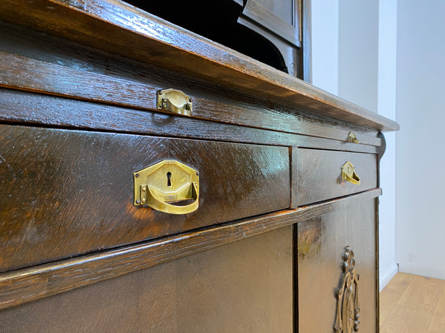 WMK # Imposante antike Anrichte aus massiver Eiche mit Messingbeschlägen & facettiertem Glas # Buffet Büfett Küchenanrichte Kredenz Geschirrschrank Küche Vitrine Schrank Gründerzeit Jugendstil Vintage