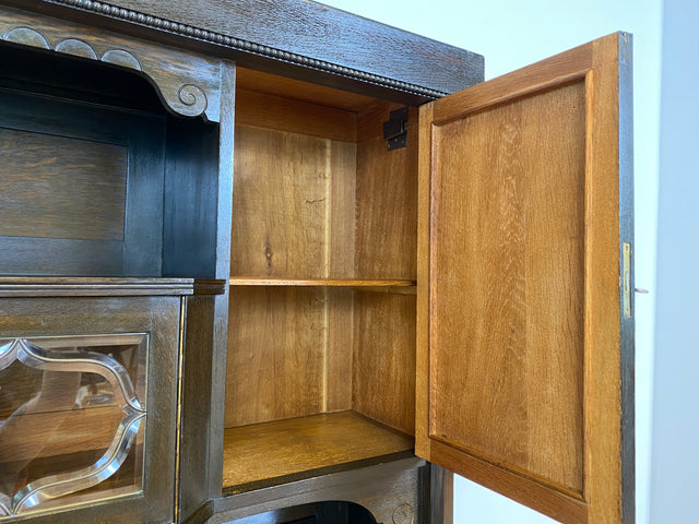 WMK # Imposante antike Anrichte aus massiver Eiche mit Messingbeschlägen & facettiertem Glas # Buffet Büfett Küchenanrichte Kredenz Geschirrschrank Küche Vitrine Schrank Gründerzeit Jugendstil Vintage