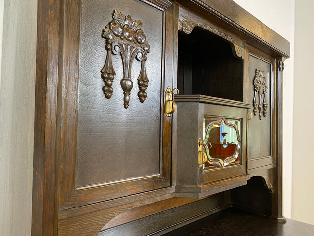 WMK # Imposante antike Anrichte aus massiver Eiche mit Messingbeschlägen & facettiertem Glas # Buffet Büfett Küchenanrichte Kredenz Geschirrschrank Küche Vitrine Schrank Gründerzeit Jugendstil Vintage