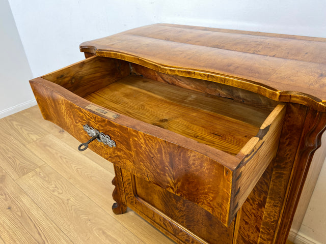 WMK I Wunderschöne kleine antike Kommode aus vollem Holz mit Schublade und in edlem Flammenfurnier I Schrank Flurkommode Wäschekommode Cabinet Konsole Biedermeier Vintage Berlin Stuttgart Düsseldorf