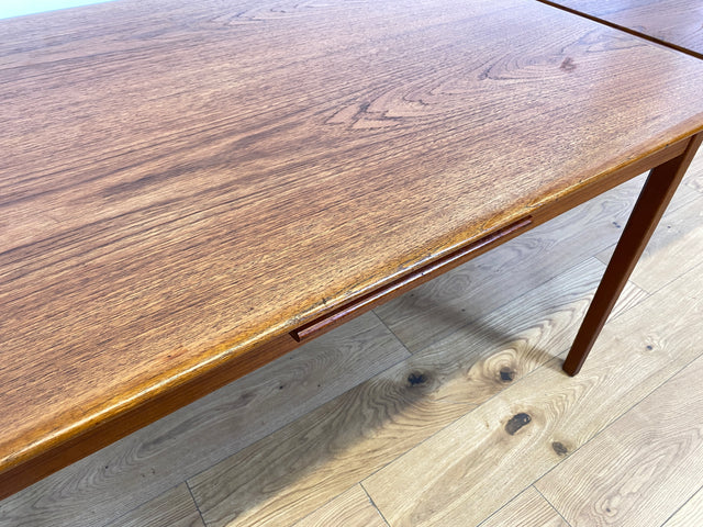 WMK I Stilvoller ausziehbarer skandinavischer Mid-Century Designer Esstisch von Aulum Møbelfabrik in Teakholz I Tisch Holztisch Ausziehtisch Dining Table Danish Design Vintage Teak Berlin Dresden Köln