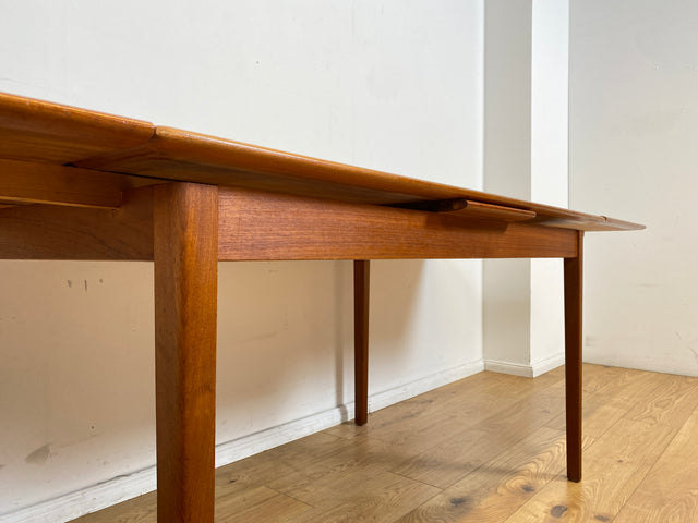 WMK I Stilvoller ausziehbarer skandinavischer Mid-Century Designer Esstisch von Aulum Møbelfabrik in Teakholz I Tisch Holztisch Ausziehtisch Dining Table Danish Design Vintage Teak Berlin Dresden Köln