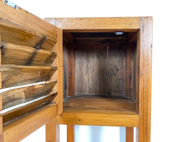 Boatwood by WMK I Besonderes Regal mit Lamellentüren I Handmade Unikat aus altem Bootsholz I Teakholz massiv I Holzregal Bücherregal Bücherschrank Küchenregal Badschrank Badregal Flurregal Berlin Kiel