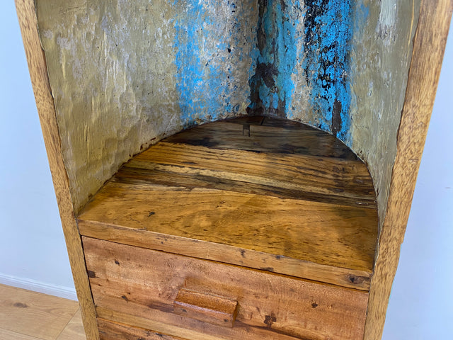 Boatwood by WMK # Einzigartiger Bücherschrank aus echtem Einbaum I ein handgefertigtes Unikat in Originalfarben I Regal Kommode Holzregal Eck Schubladen Bücher Schrank Fischer Boot Schiff Sylt Usedom