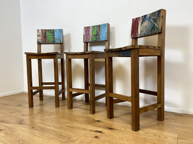 Boatwood by WMK I 1/3 Schöner bunter Barhocker I ein handmade Unikat aus altem Bootsholz l Teakholz massiv I Hocker Sitzhocker Küchenstuhl Holzstuhl Stuhl Bar Stool Hausbar Gastro Berlin Rostock Sylt