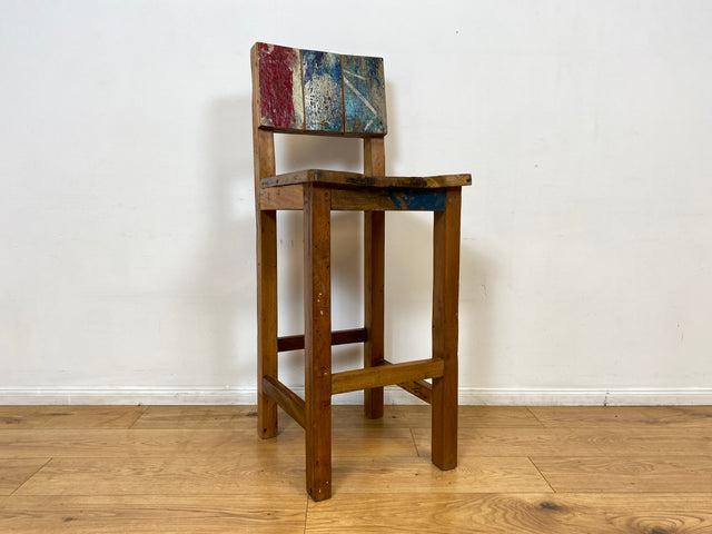 Boatwood by WMK I 1/3 Schöner bunter Barhocker I ein handmade Unikat aus altem Bootsholz l Teakholz massiv I Hocker Sitzhocker Küchenstuhl Holzstuhl Stuhl Bar Stool Hausbar Gastro Berlin Rostock Sylt