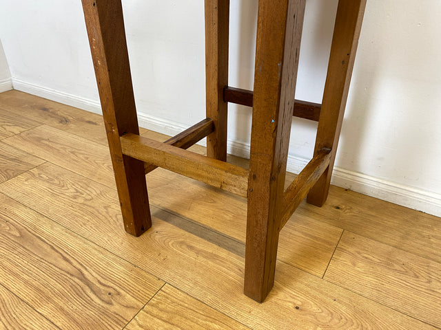Boatwood by WMK I 1/3 Schöner bunter Barhocker I ein handmade Unikat aus altem Bootsholz l Teakholz massiv I Hocker Sitzhocker Küchenstuhl Holzstuhl Stuhl Bar Stool Hausbar Gastro Berlin Rostock Sylt