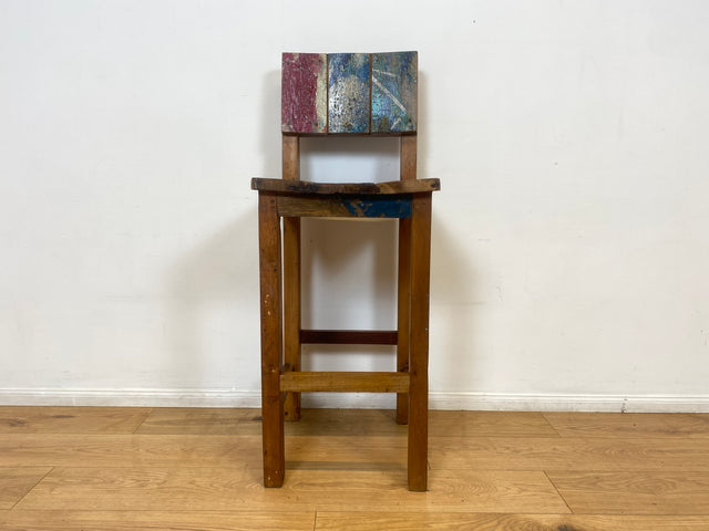 Boatwood by WMK I 1/3 Schöner bunter Barhocker I ein handmade Unikat aus altem Bootsholz l Teakholz massiv I Hocker Sitzhocker Küchenstuhl Holzstuhl Stuhl Bar Stool Hausbar Gastro Berlin Rostock Sylt