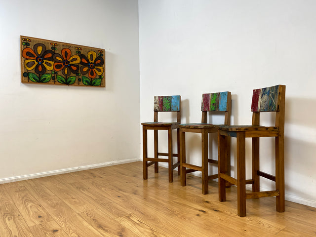 Boatwood by WMK I 1/3 Schöner bunter Barhocker I ein handmade Unikat aus altem Bootsholz l Teakholz massiv I Hocker Sitzhocker Küchenstuhl Holzstuhl Stuhl Bar Stool Hausbar Gastro Berlin Rostock Sylt