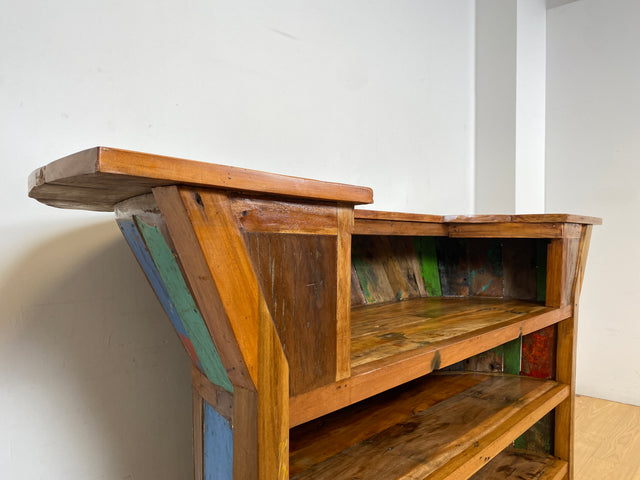 Boatwood by WMK I Einzigartige Bar aus altem Bootsholz I handgefertigtes Unikat in Originalfarben der Boote I Teakholz massiv I Hausbar Theke Cafe Bar Strand Beach Gastro Hotel Möbel Berlin Sylt Usedo