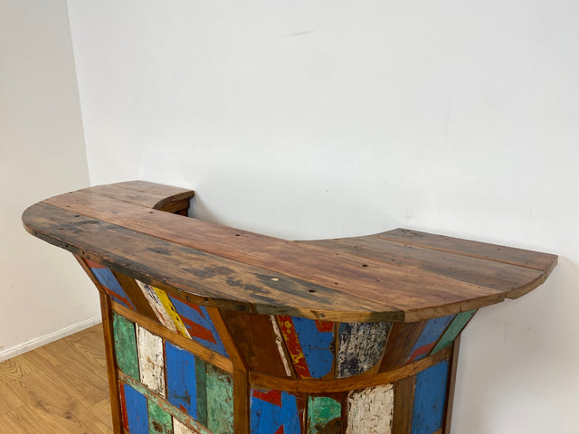 Boatwood by WMK I Einzigartige Bar aus altem Bootsholz I handgefertigtes Unikat in Originalfarben der Boote I Teakholz massiv I Hausbar Theke Cafe Bar Strand Beach Gastro Hotel Möbel Berlin Sylt Usedo