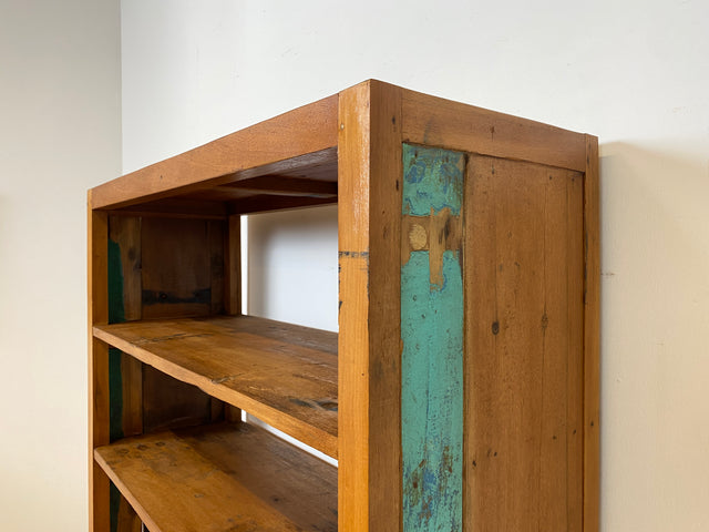 Boatwood by WMK I Nachhaltiges handgefertigtes Bücherregal aus altem Bootsholz I Teakholz massiv I Bücherschrank Regal Highboard Holzregal Küchenregal Raumtrenner Loft Bootsmöbel I Berlin Rostock Köln