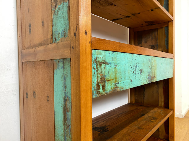 Boatwood by WMK I Nachhaltiges handgefertigtes Bücherregal aus altem Bootsholz I Teakholz massiv I Bücherschrank Regal Highboard Holzregal Küchenregal Raumtrenner Loft Bootsmöbel I Berlin Rostock Köln