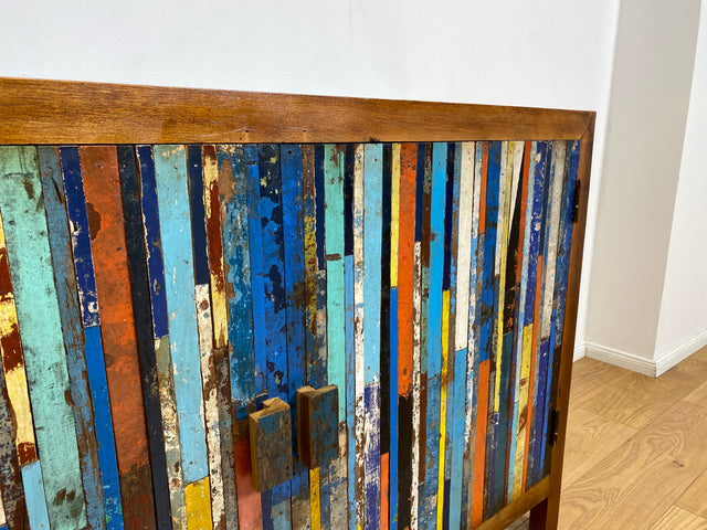Boatwood by WMK I Detailreicher und geräumiger Schrank I Handmade Unikat aus altem Bootsholz I Teakholz massiv I Highboard Kommode Sideboard Schuhschrank Anrichte Bootsmöbel Berlin Stuttgart Rostock