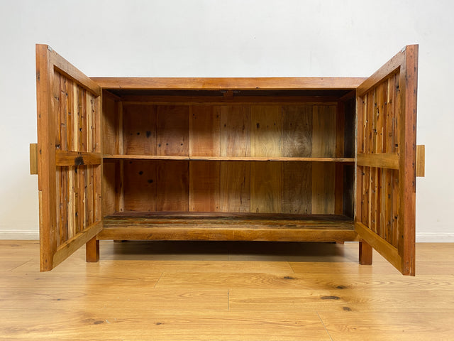 Boatwood by WMK I Detailreicher und geräumiger Schrank I Handmade Unikat aus altem Bootsholz I Teakholz massiv I Highboard Kommode Sideboard Schuhschrank Anrichte Bootsmöbel Berlin Stuttgart Rostock