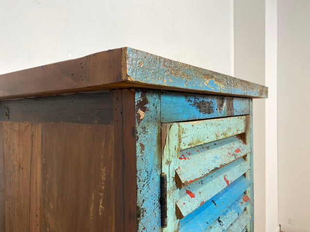 Boatwood by WMK I Besonderer Schrank aus altem Bootsholz in meeresblauer Originalfarbe mit Lamellentür I handgefertigtes Unikat I Highboard Küchenschrank Schuhschrank Bücherschrank Wäscheschank Loft