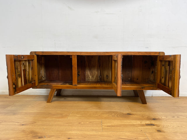 Boatwood by WMK I Detailreiches Sideboard handgefertigt aus altem Bootsholz I Teakholz massiv I Kommode TV Lowboard Board Bank Schuhschrank Anrichte Bootsmöbel Treibholz I Berlin Rostock Frankfurt