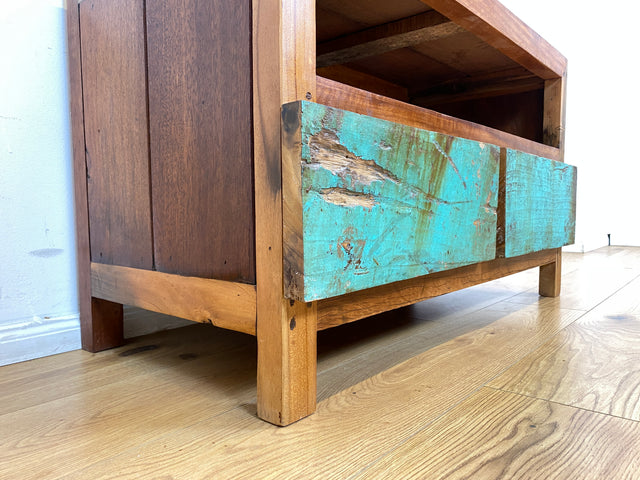 Boatwood by WMK I Besonders TV Lowboard mit Schubladen in Meeresblau I handgefertigtes Unikat aus altem Bootsholz I Teakholz massiv I Sideboard Kommode Bank Rack Fernsehkommode Berlin Augsburg Hamburg