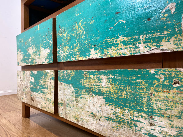 Wunderschöne und nachhaltige Kommode aus altem Boots Holz in Originalfarben mit Schubladen I Fernsehkommode TV Board Lowboard Sideboard Schubladenkommode I