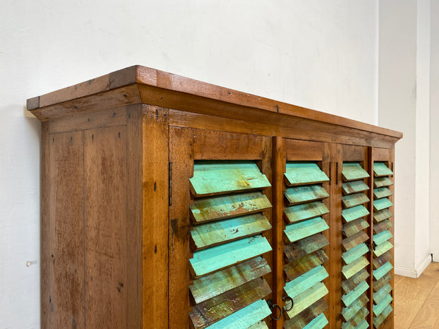 Originelles Highboard handgefertigt aus altem Bootsholz mit Lamellen Türen I Schrank Sideboard Kommode Anrichte Küchenschrank Schuhschrank Flurkommode Flurschrank I
