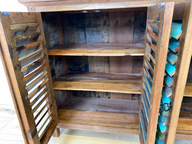 Originelles Highboard handgefertigt aus altem Bootsholz mit Lamellen Türen I Schrank Sideboard Kommode Anrichte Küchenschrank Schuhschrank Flurkommode Flurschrank I