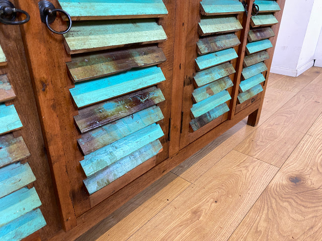 Originelles Highboard handgefertigt aus altem Bootsholz mit Lamellen Türen I Schrank Sideboard Kommode Anrichte Küchenschrank Schuhschrank Flurkommode Flurschrank I