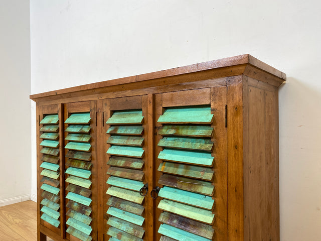 Originelles Highboard handgefertigt aus altem Bootsholz mit Lamellen Türen I Schrank Sideboard Kommode Anrichte Küchenschrank Schuhschrank Flurkommode Flurschrank I