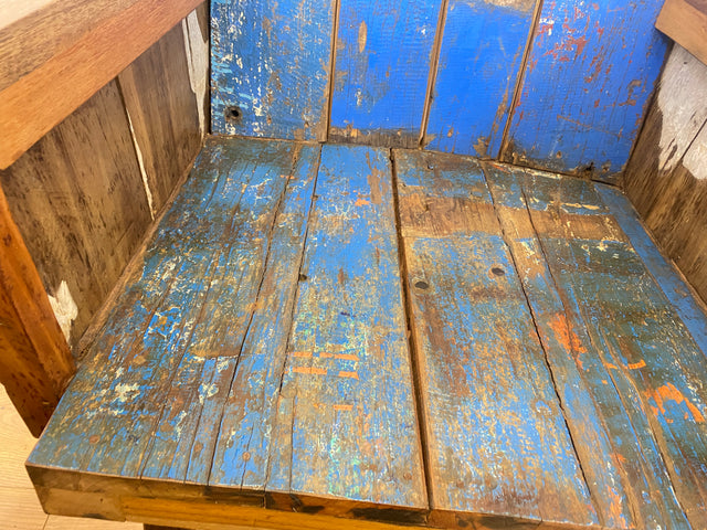 Einzigartiger Armlehnsessel handgefertigt aus altem Bootsholz in Originalfarben I Sessel Lesesessel Holzsessel Gartensessel Gartenmöbel Balkonmöbel Treibholz I
