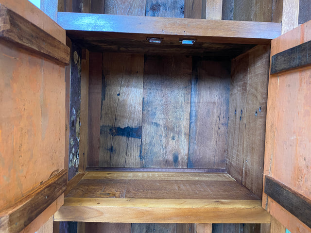 Boatwood by WMK I Einzigartiger Bücherschrank handgefertigt aus altem Bootsholz I Teakholz massiv I Bücherregal Regal Highboard Holzregal Küchenregal Raumtrenner Treibholz I Berlin München Frankfurt