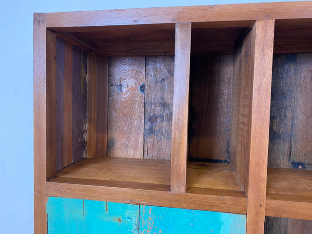 Boatwood by WMK I Einzigartiger Bücherschrank handgefertigt aus altem Bootsholz I Teakholz massiv I Bücherregal Regal Highboard Holzregal Küchenregal Raumtrenner Treibholz I Berlin München Frankfurt