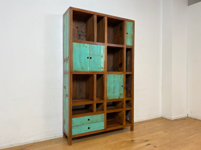 Boatwood by WMK I Einzigartiger Bücherschrank handgefertigt aus altem Bootsholz I Teakholz massiv I Bücherregal Regal Highboard Holzregal Küchenregal Raumtrenner Treibholz I Berlin München Frankfurt