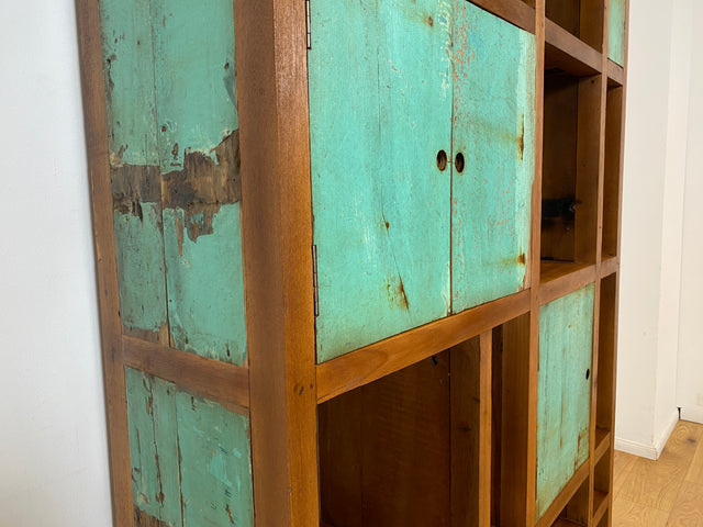 Boatwood by WMK I Einzigartiger Bücherschrank handgefertigt aus altem Bootsholz I Teakholz massiv I Bücherregal Regal Highboard Holzregal Küchenregal Raumtrenner Treibholz I Berlin München Frankfurt