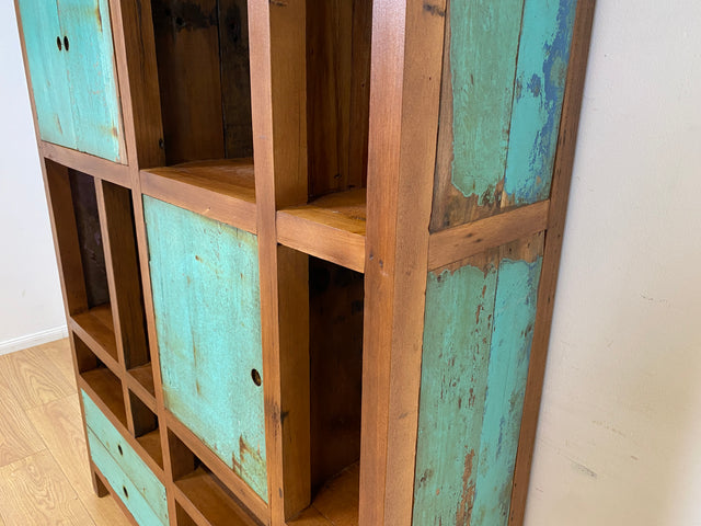 Boatwood by WMK I Einzigartiger Bücherschrank handgefertigt aus altem Bootsholz I Teakholz massiv I Bücherregal Regal Highboard Holzregal Küchenregal Raumtrenner Treibholz I Berlin München Frankfurt