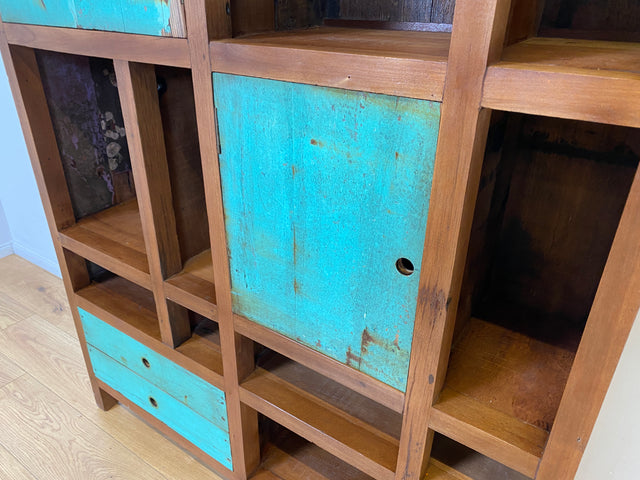 Boatwood by WMK I Einzigartiger Bücherschrank handgefertigt aus altem Bootsholz I Teakholz massiv I Bücherregal Regal Highboard Holzregal Küchenregal Raumtrenner Treibholz I Berlin München Frankfurt