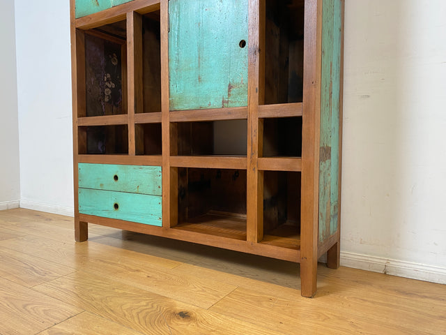 Boatwood by WMK I Einzigartiger Bücherschrank handgefertigt aus altem Bootsholz I Teakholz massiv I Bücherregal Regal Highboard Holzregal Küchenregal Raumtrenner Treibholz I Berlin München Frankfurt