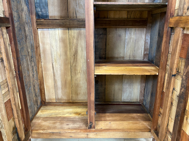 Bunterschöner Kleiderschrank handgefertigt aus altem Bootsholz in Originalfarben I Teakholz massiv I Schrank Schlafzimmerschrank Wäscheschrank Flurschrank I
