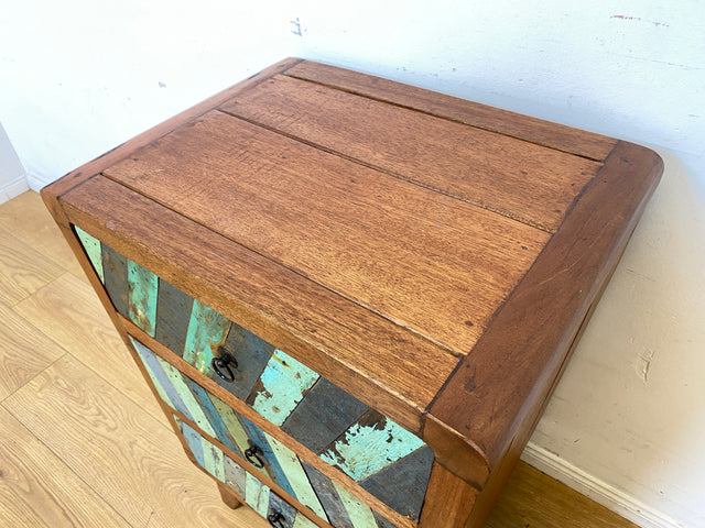 Formschöne Kommode handgefertigt aus altem Bootsholz mit Schubladen I Teakholz massiv I Schrank Schubladenkommode Wäschekommode Flurkommode Patchwork I