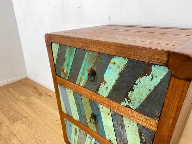 Formschöne Kommode handgefertigt aus altem Bootsholz mit Schubladen I Teakholz massiv I Schrank Schubladenkommode Wäschekommode Flurkommode Patchwork I